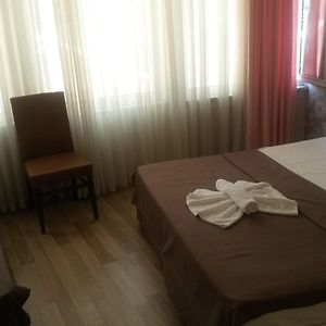 Klasik Üç Kişilik Oda